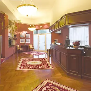 Maxim Hotel